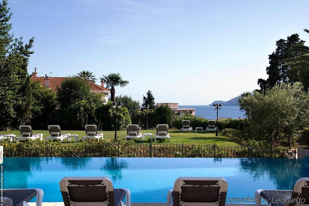 Hotel Chateau De La Tour 4*